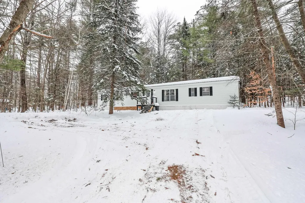 5 Holly Lane Meredith NH 03253