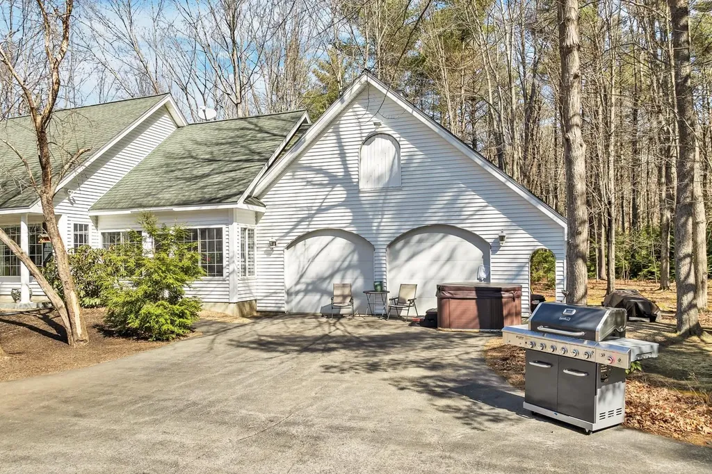 114 Parade Road Barnstead NH 03218