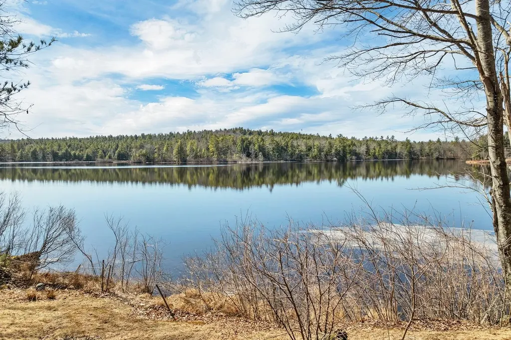 114 Parade Road Barnstead NH 03218