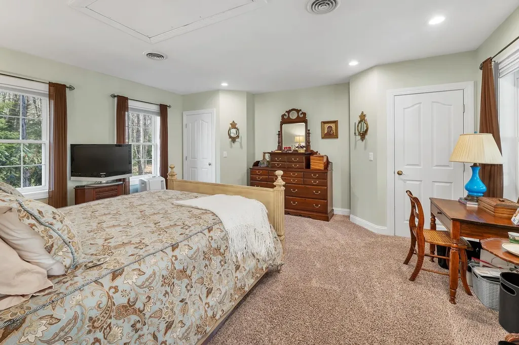 114 Parade Road Barnstead NH 03218