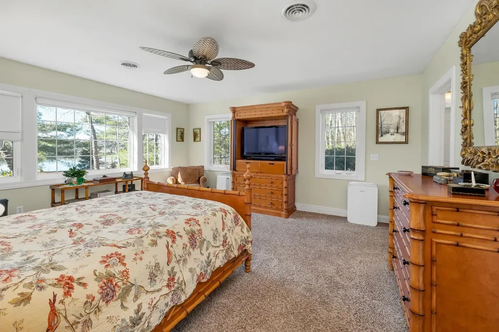 114 Parade Road Barnstead NH 03218