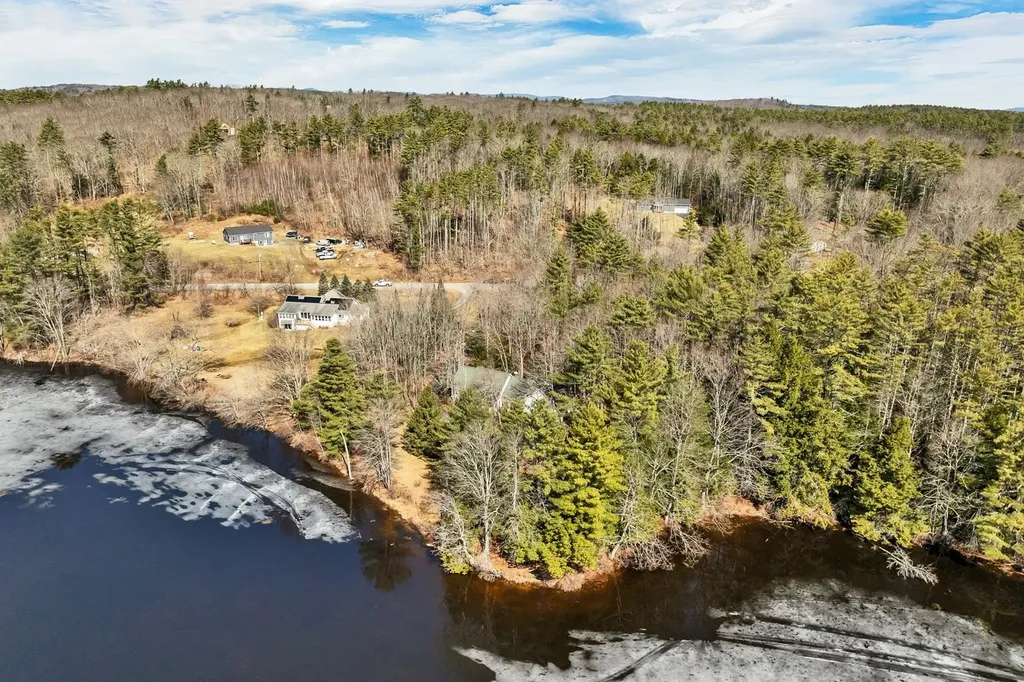 114 Parade Road Barnstead NH 03218