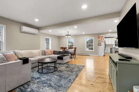 7 Mount Pleasant Street Derry NH 03038