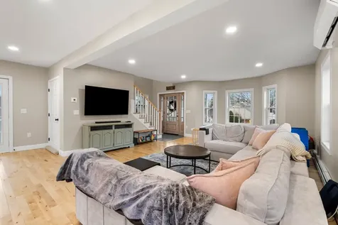 7 Mount Pleasant Street Derry NH 03038