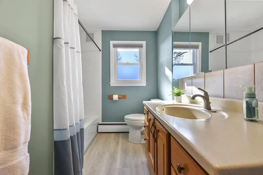 32 Seminole Drive Nashua NH 03063