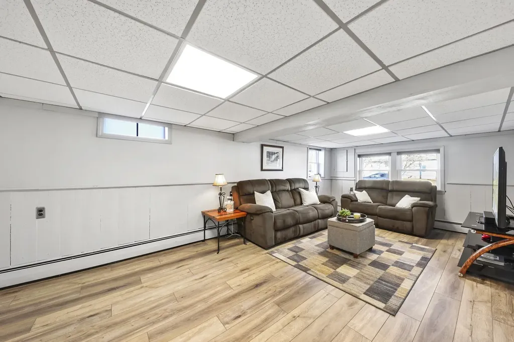 32 Seminole Drive Nashua NH 03063