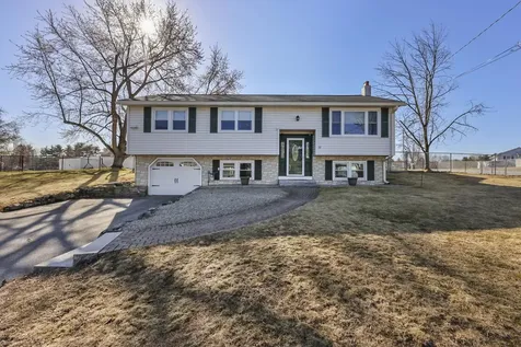 32 Seminole Drive Nashua NH 03063