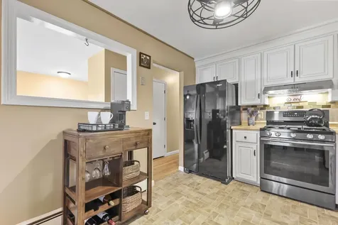 32 Seminole Drive Nashua NH 03063