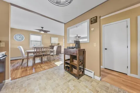 32 Seminole Drive Nashua NH 03063
