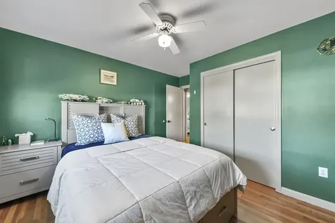 32 Seminole Drive Nashua NH 03063