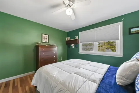 32 Seminole Drive Nashua NH 03063