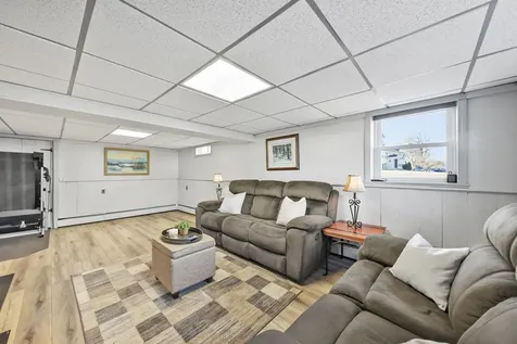 32 Seminole Drive Nashua NH 03063