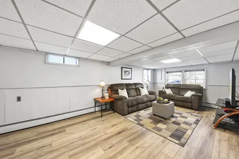 32 Seminole Drive Nashua NH 03063