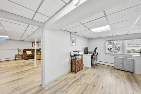 32 Seminole Drive Nashua NH 03063