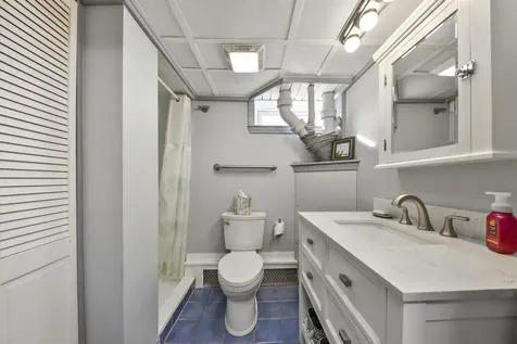 32 Seminole Drive Nashua NH 03063