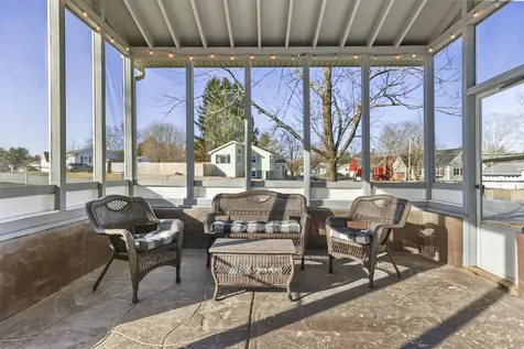 32 Seminole Drive Nashua NH 03063