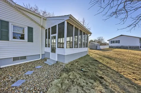 32 Seminole Drive Nashua NH 03063