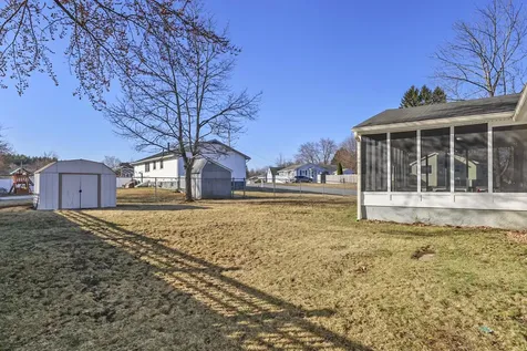 32 Seminole Drive Nashua NH 03063