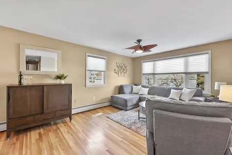 32 Seminole Drive Nashua NH 03063