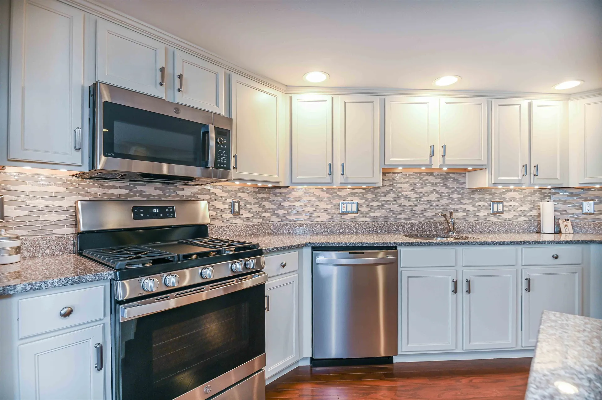 5 Sterling Hill Lane Exeter NH 03833-4902