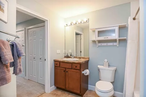 5 Sterling Hill Lane Exeter NH 03833-4902