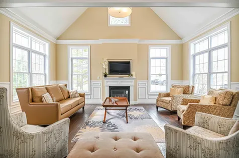 5 Sterling Hill Lane Exeter NH 03833-4902