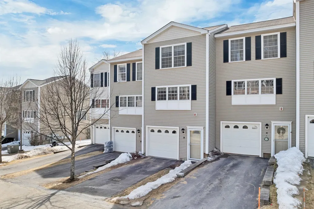 24 Dillon Way Laconia NH 03246