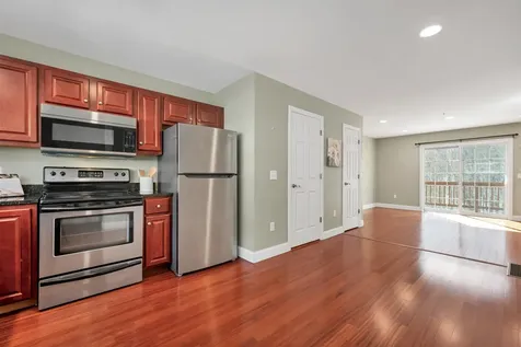 24 Dillon Way Laconia NH 03246