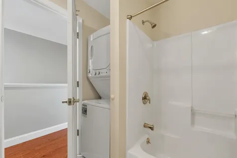 24 Dillon Way Laconia NH 03246