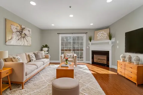 24 Dillon Way Laconia NH 03246