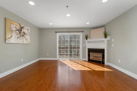 24 Dillon Way Laconia NH 03246