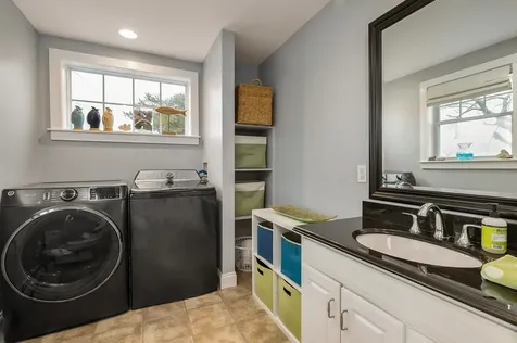 10 Patricia Street Hampton NH 03842