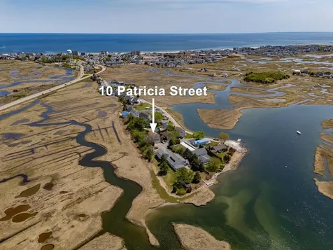 10 Patricia Street Hampton NH 03842