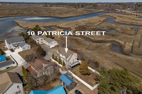 10 Patricia Street Hampton NH 03842