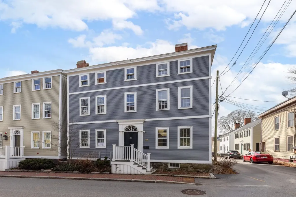 420 Pleasant Street Portsmouth NH 03801