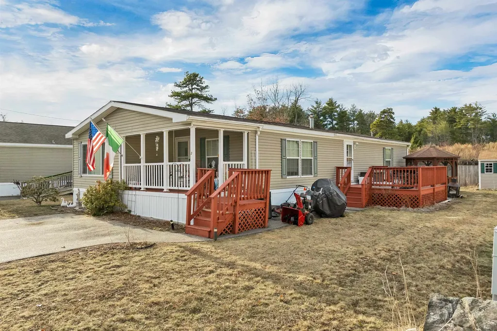 211 28 Bypass Derry NH 03038