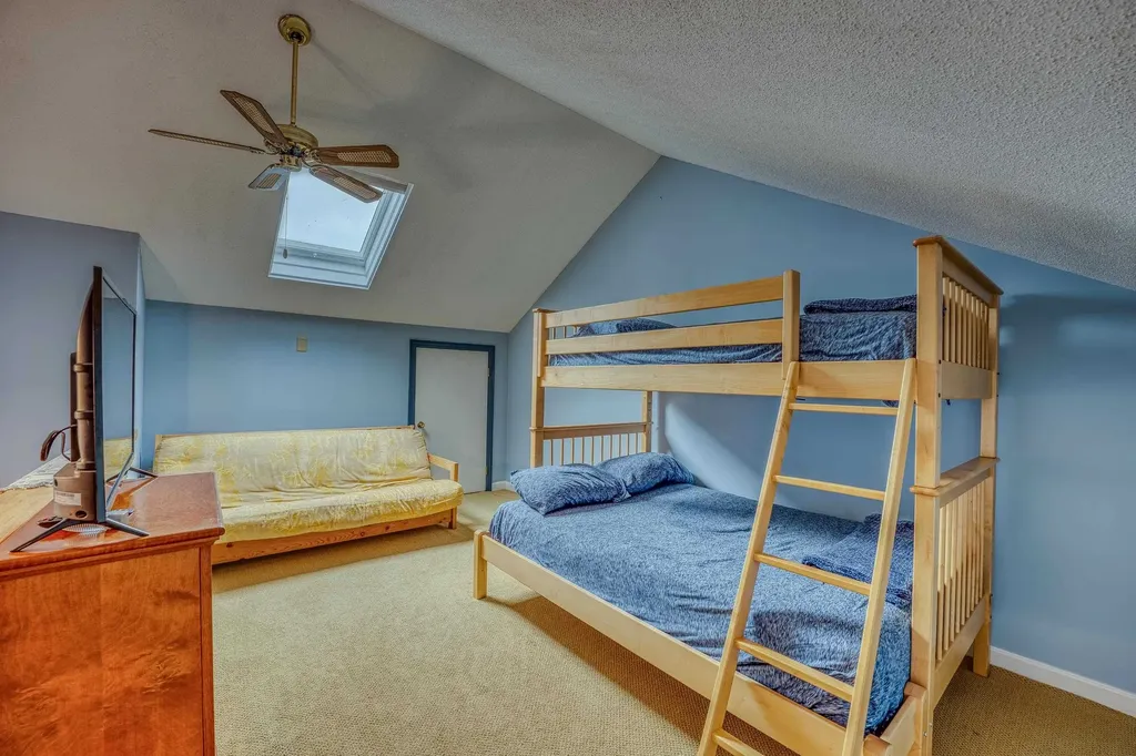 51 Mountain River East Road Thornton NH 03285