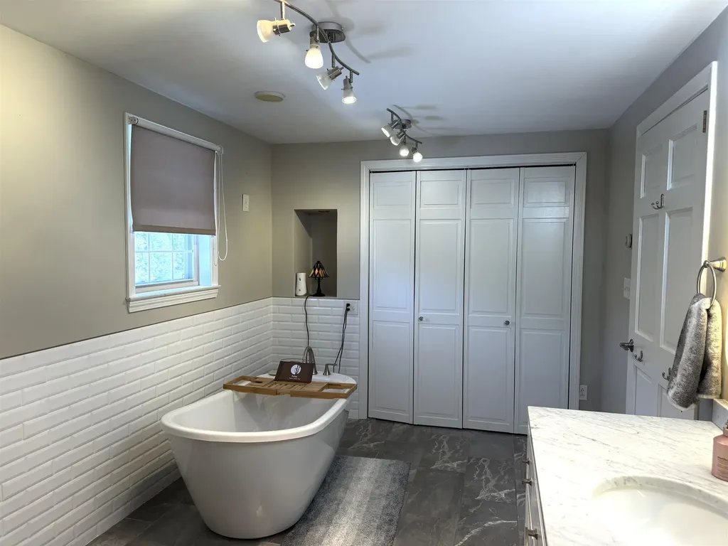 152 Overlook Drive Lyndon VT 05851