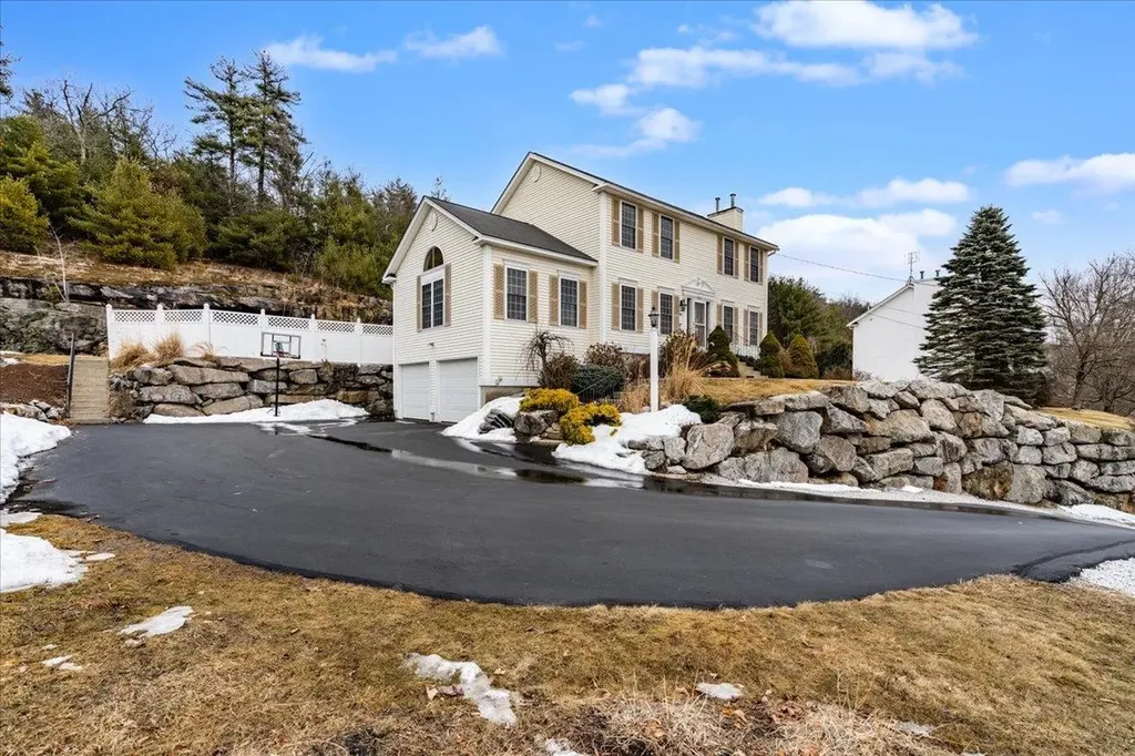 94 Rosegate Farm Drive Manchester NH 03109