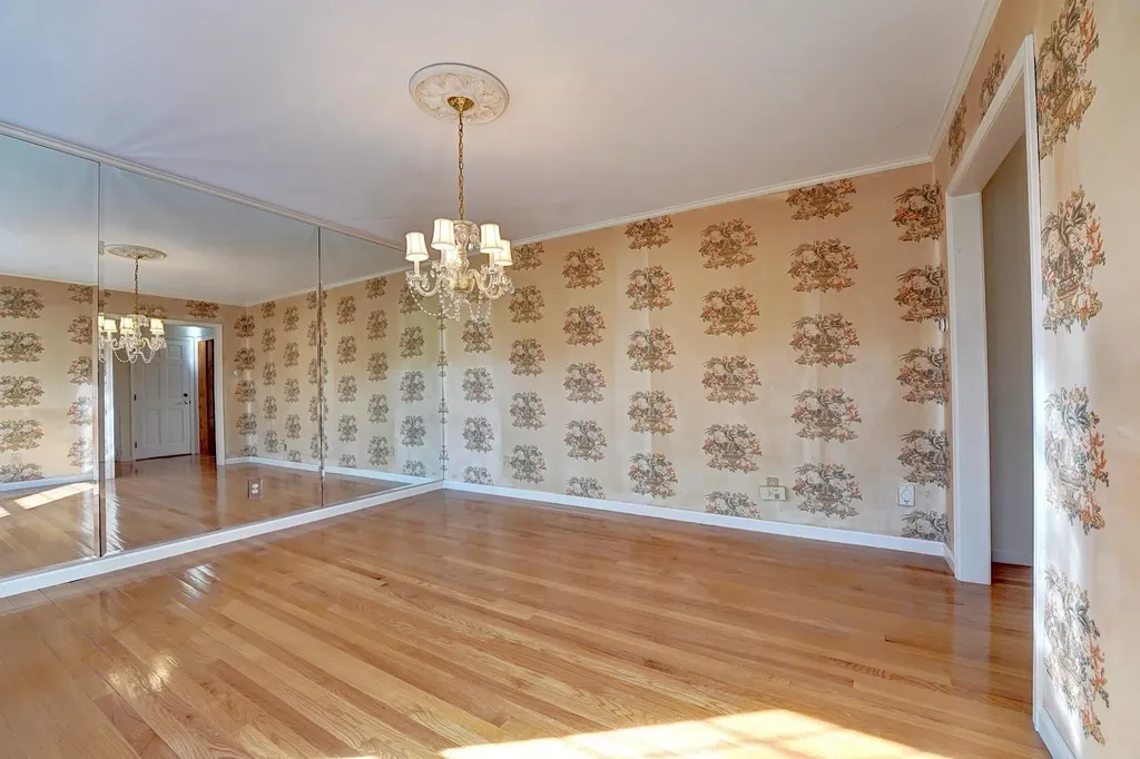 5 Runnymede Drive North Hampton NH 03862