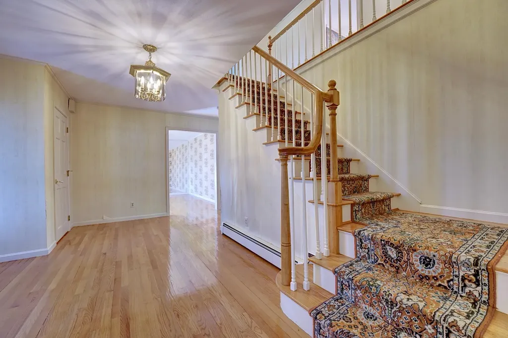 5 Runnymede Drive North Hampton NH 03862