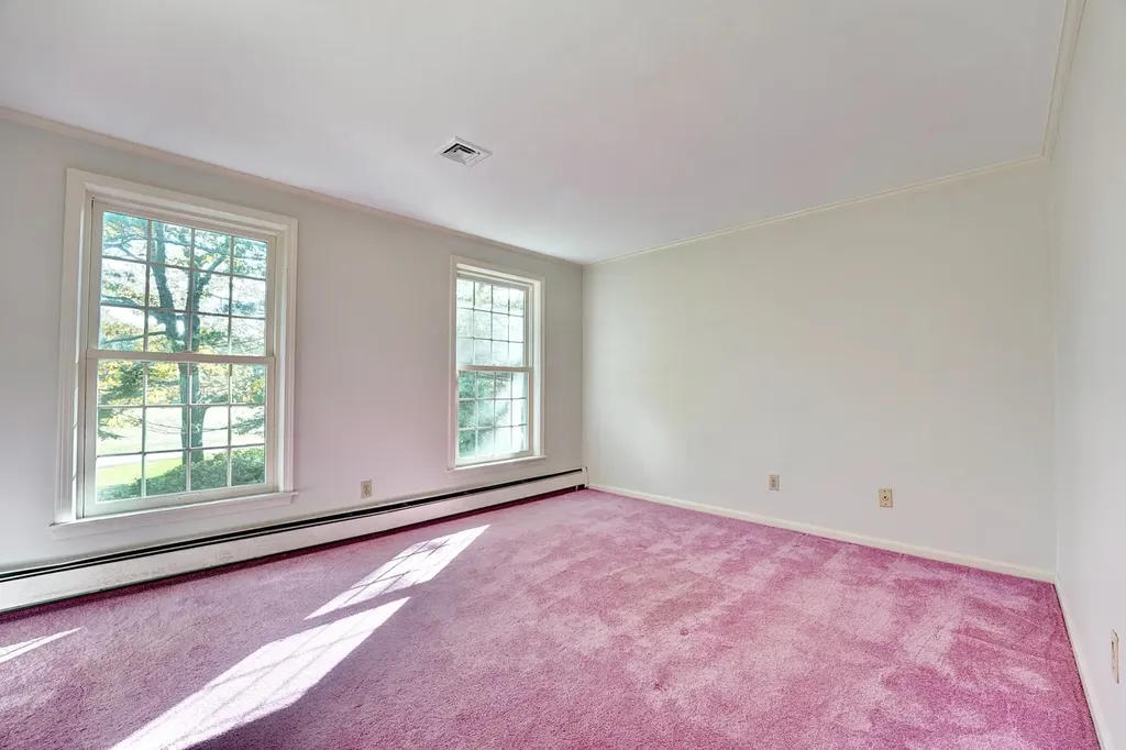 5 Runnymede Drive North Hampton NH 03862