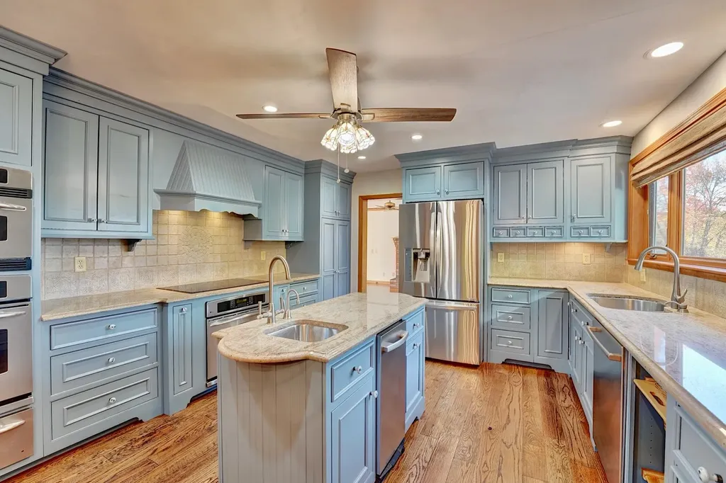 5 Runnymede Drive North Hampton NH 03862