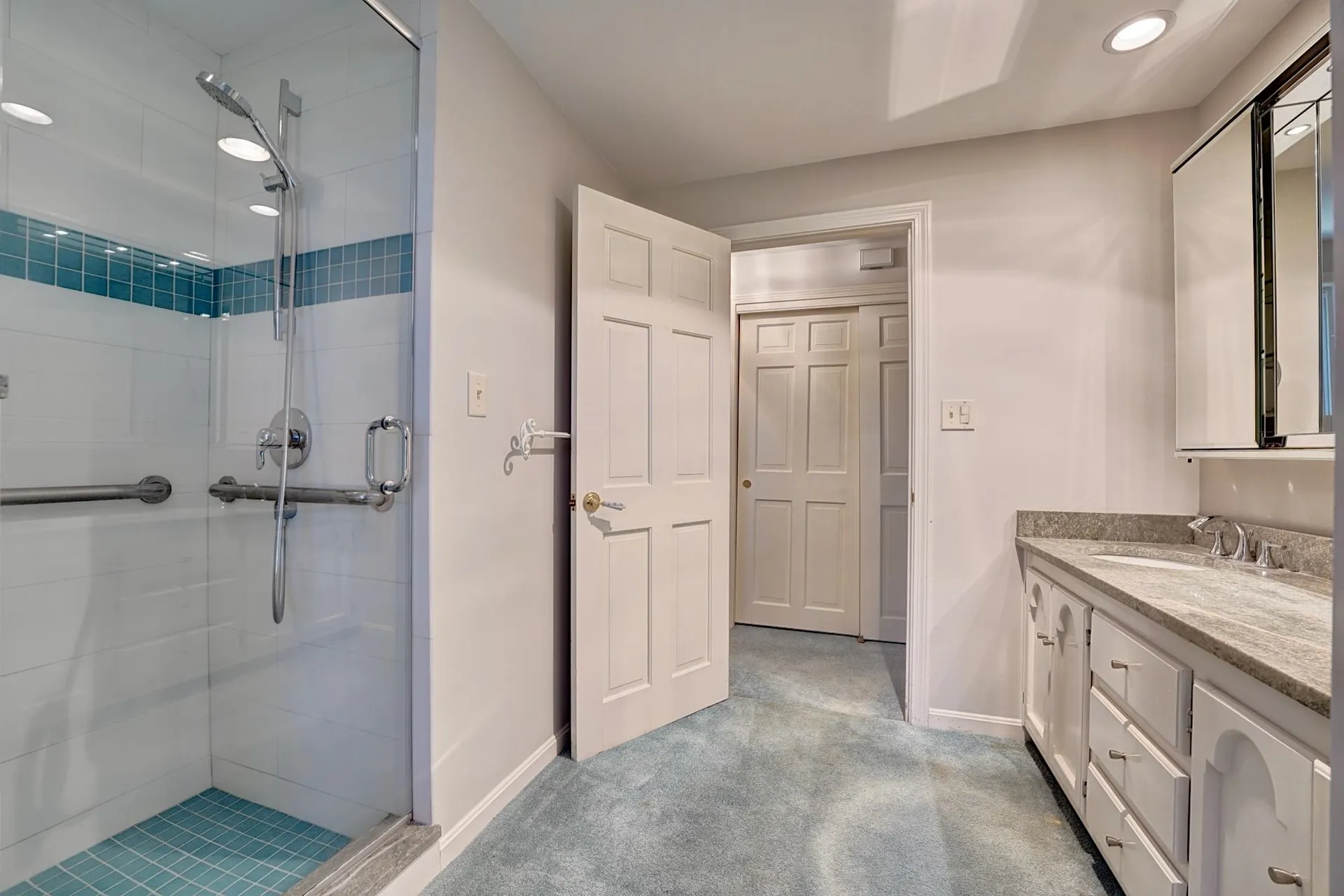 5 Runnymede Drive North Hampton NH 03862