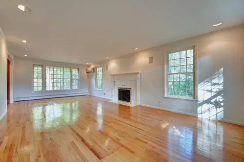 5 Runnymede Drive North Hampton NH 03862