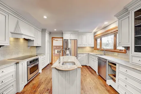 5 Runnymede Drive North Hampton NH 03862