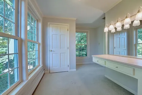 5 Runnymede Drive North Hampton NH 03862