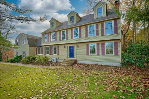 5 Runnymede Drive North Hampton NH 03862