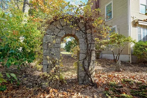 5 Runnymede Drive North Hampton NH 03862