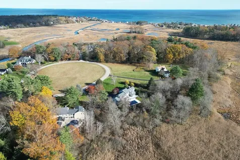 5 Runnymede Drive North Hampton NH 03862